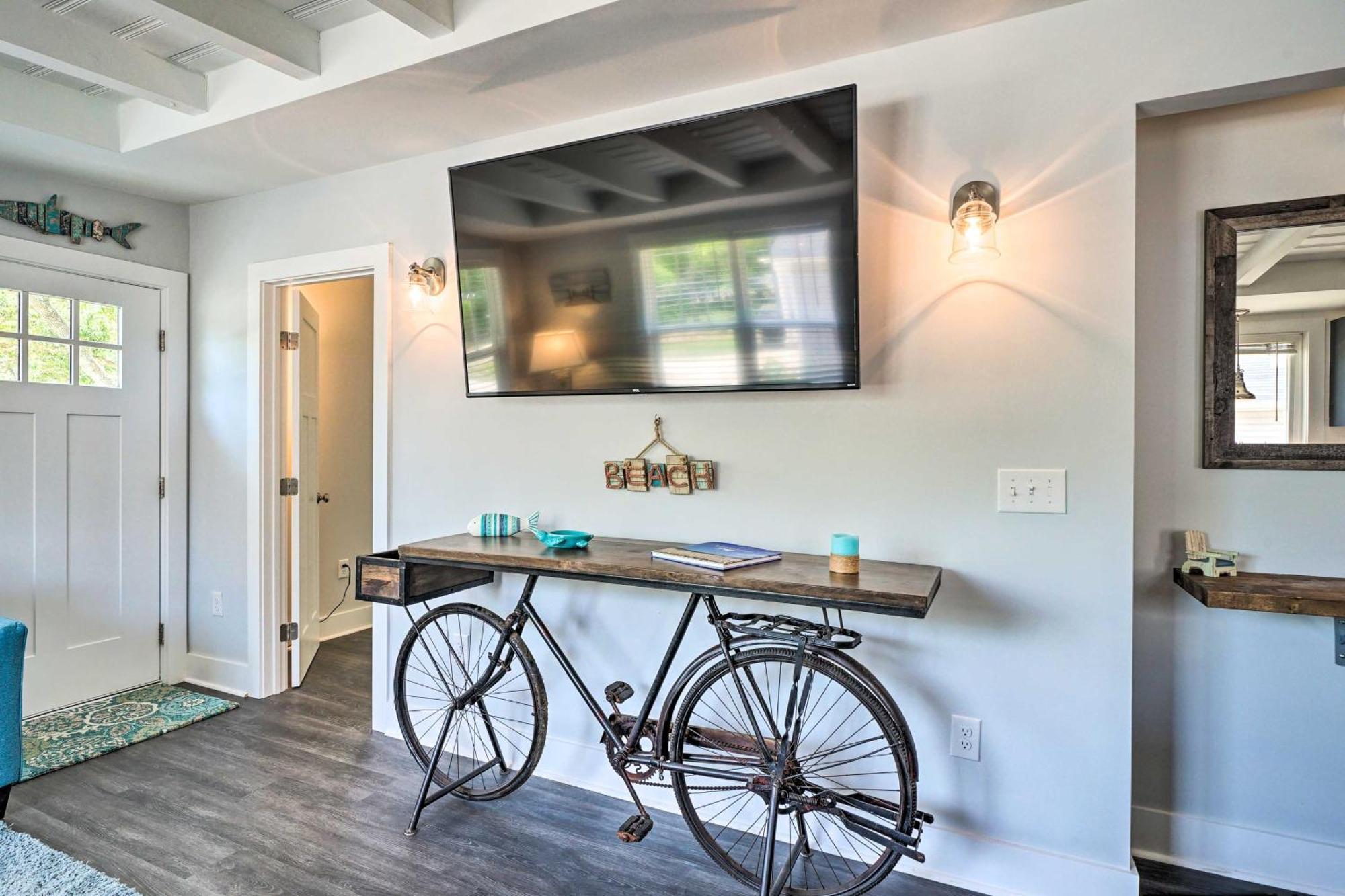 Modern Oak Island Escape 1 Mile To Long Beach! Exterior photo