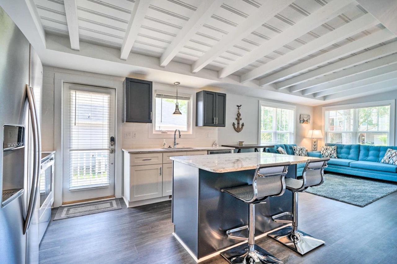 Modern Oak Island Escape 1 Mile To Long Beach! Exterior photo