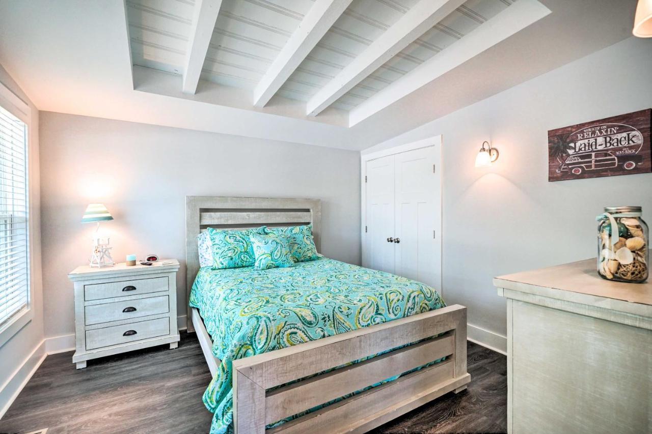 Modern Oak Island Escape 1 Mile To Long Beach! Exterior photo