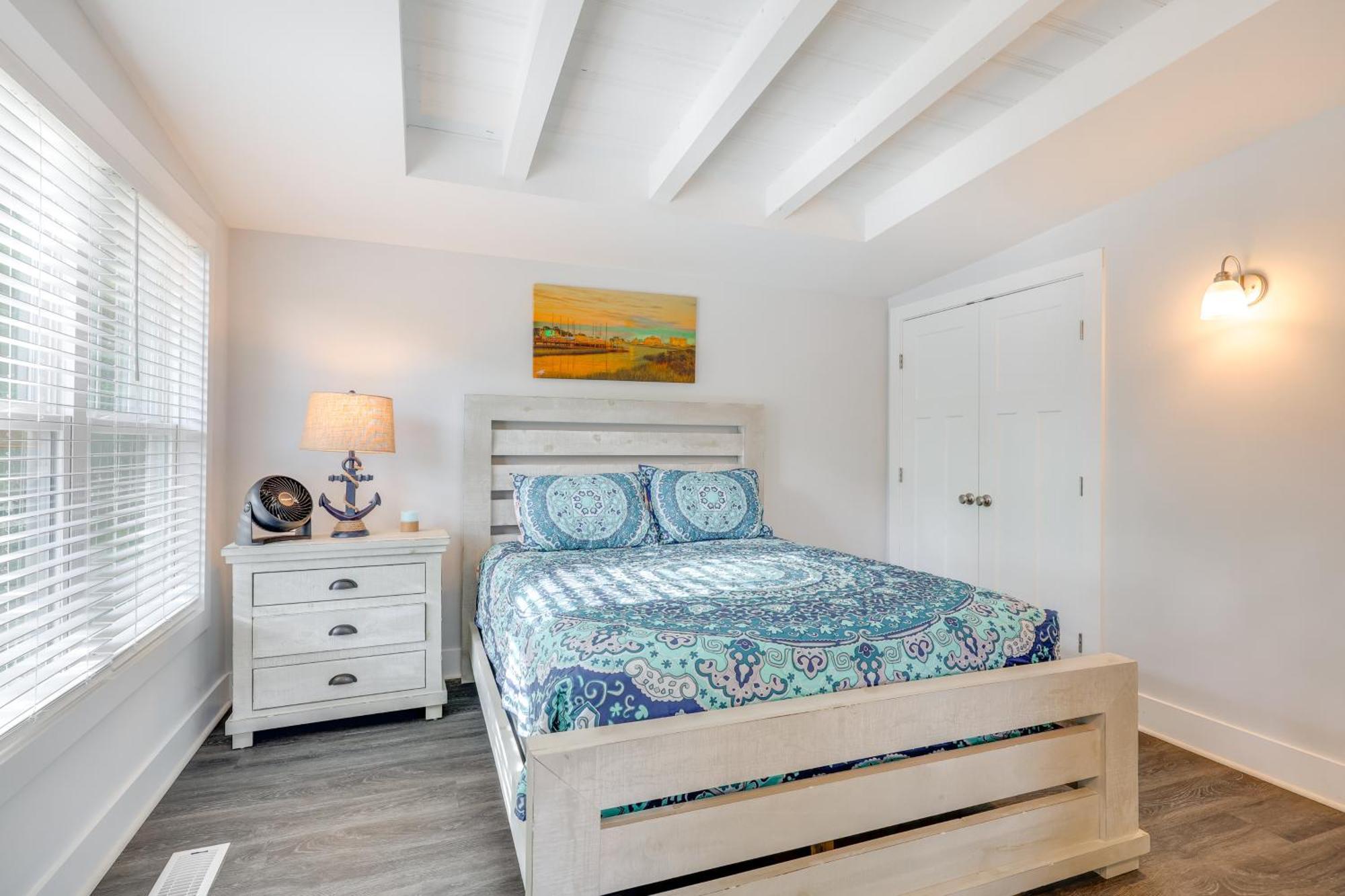 Modern Oak Island Escape 1 Mile To Long Beach! Exterior photo