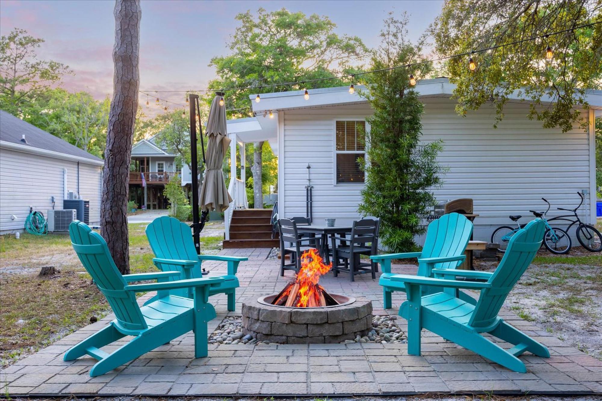 Modern Oak Island Escape 1 Mile To Long Beach! Exterior photo